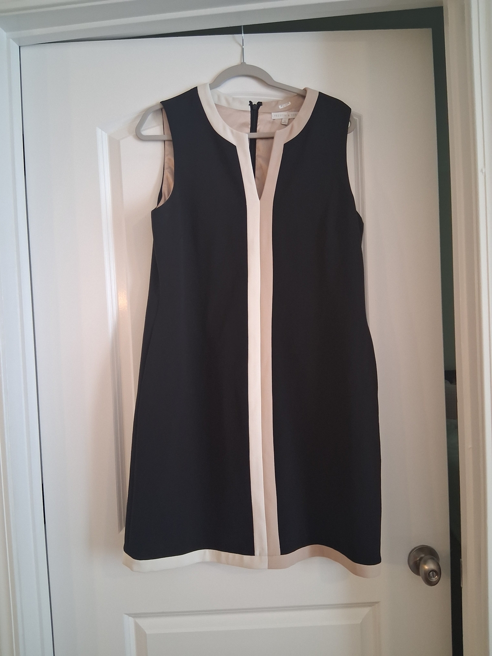 LIKE NEW! Preston & York Sleeveless Black and Cream Shift Dress | Size 12